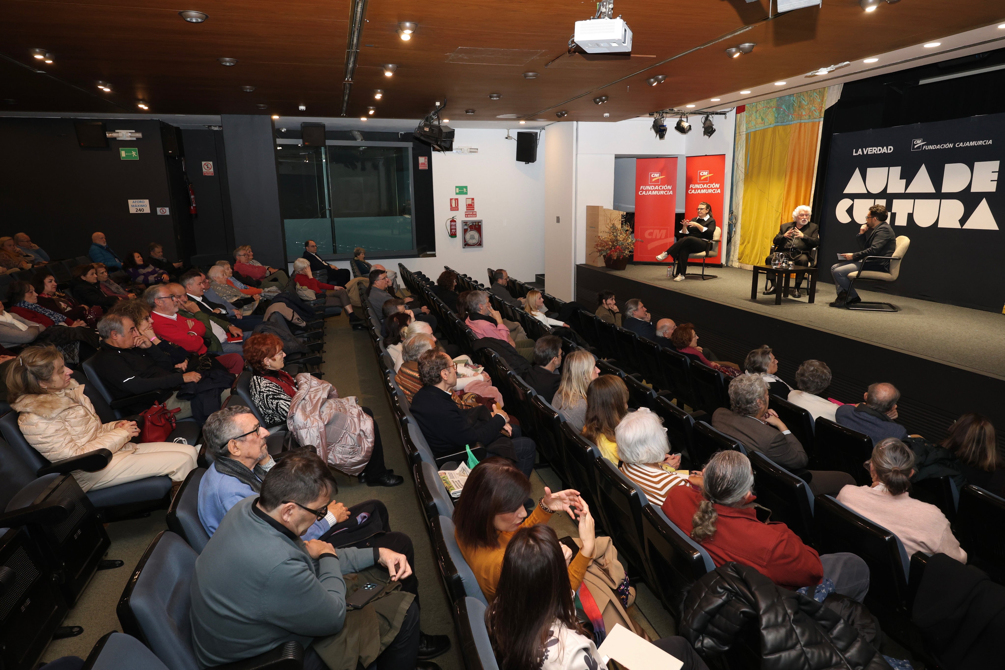 Las imágenes de Gabarrón en el aula de cultura de LA VERDAD