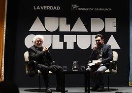 Gabarrón en el aula de cultura de LA VERDAD