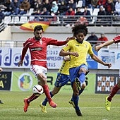 Chavero y Aridane, en el último Real Murcia-Cádiz de 2016.