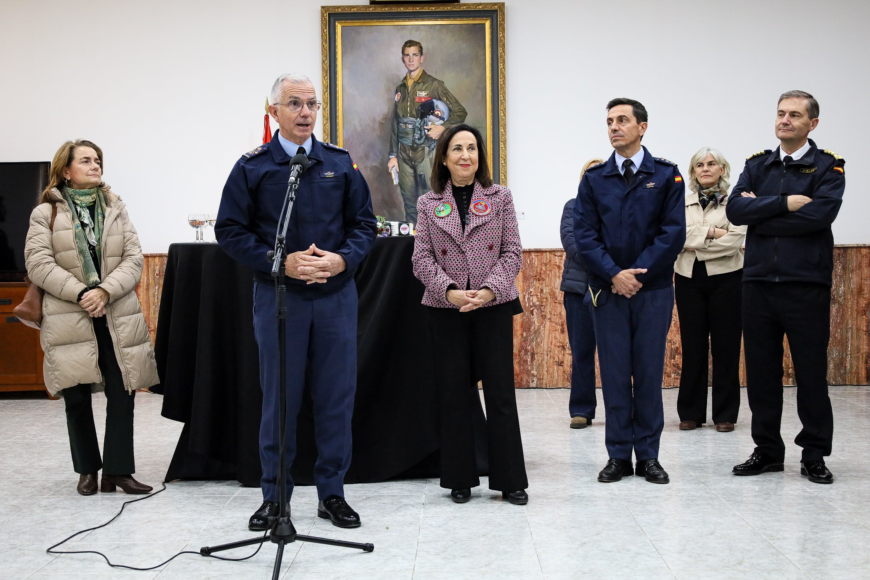 La visita de la ministra de defensa a la Academia General del Aire, en imágenes