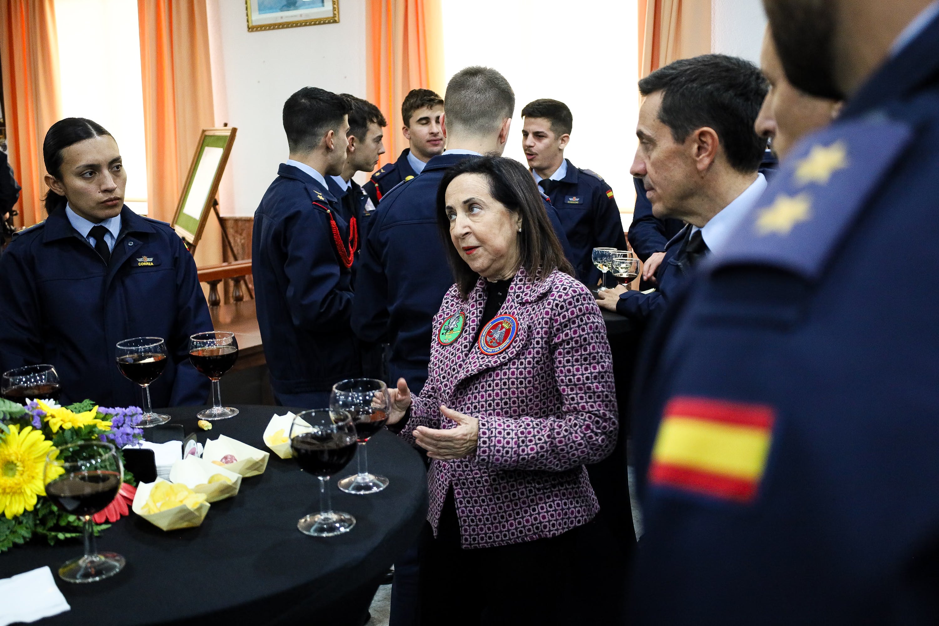 La visita de la ministra de defensa a la Academia General del Aire, en imágenes