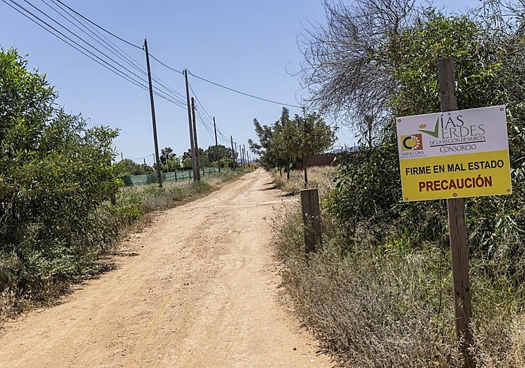 Arreglos urgentes para evitar accidentes en la Vía Verde del Campo de Cartagena