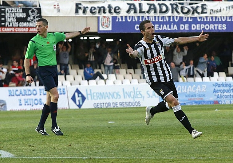 Juanlu Hens, la peor pesadilla para el Real Murcia de Aira