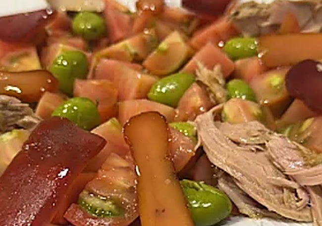 Tomate con salazones de Damasol.