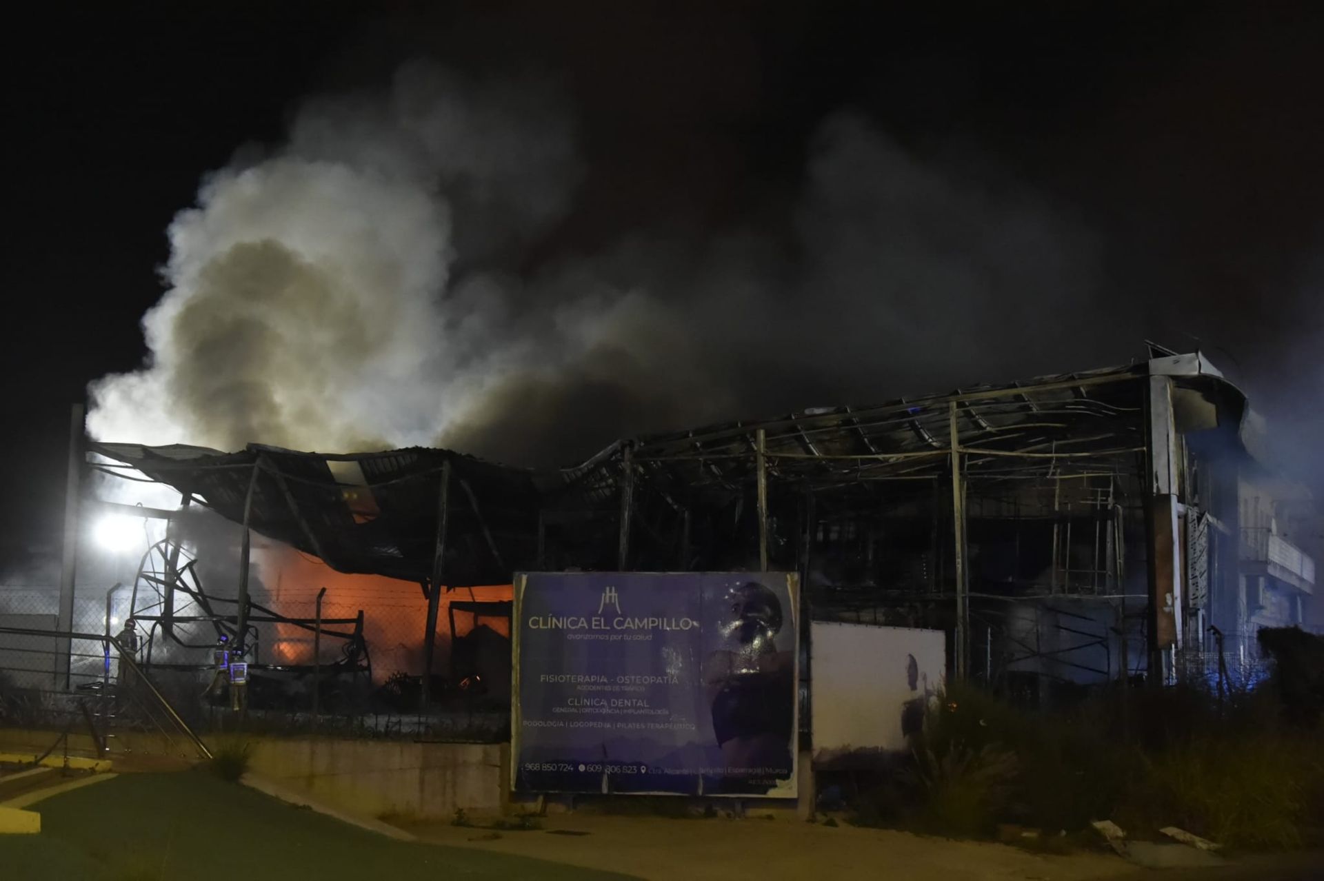 Las imágenes del incendio de Cobatillas