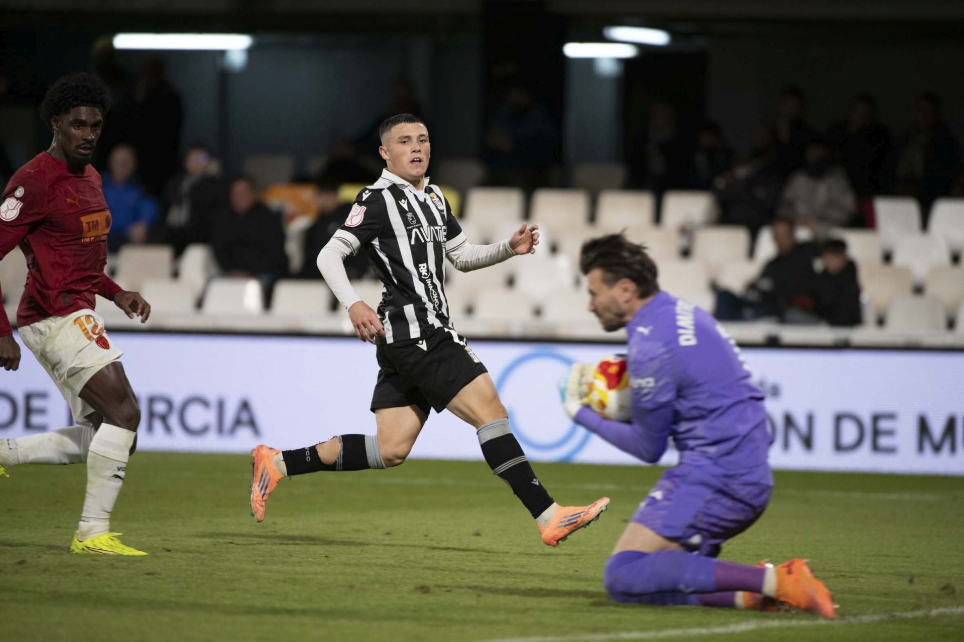 El FC Cartagena, eliminado de la Copa del Rey, en imágenes