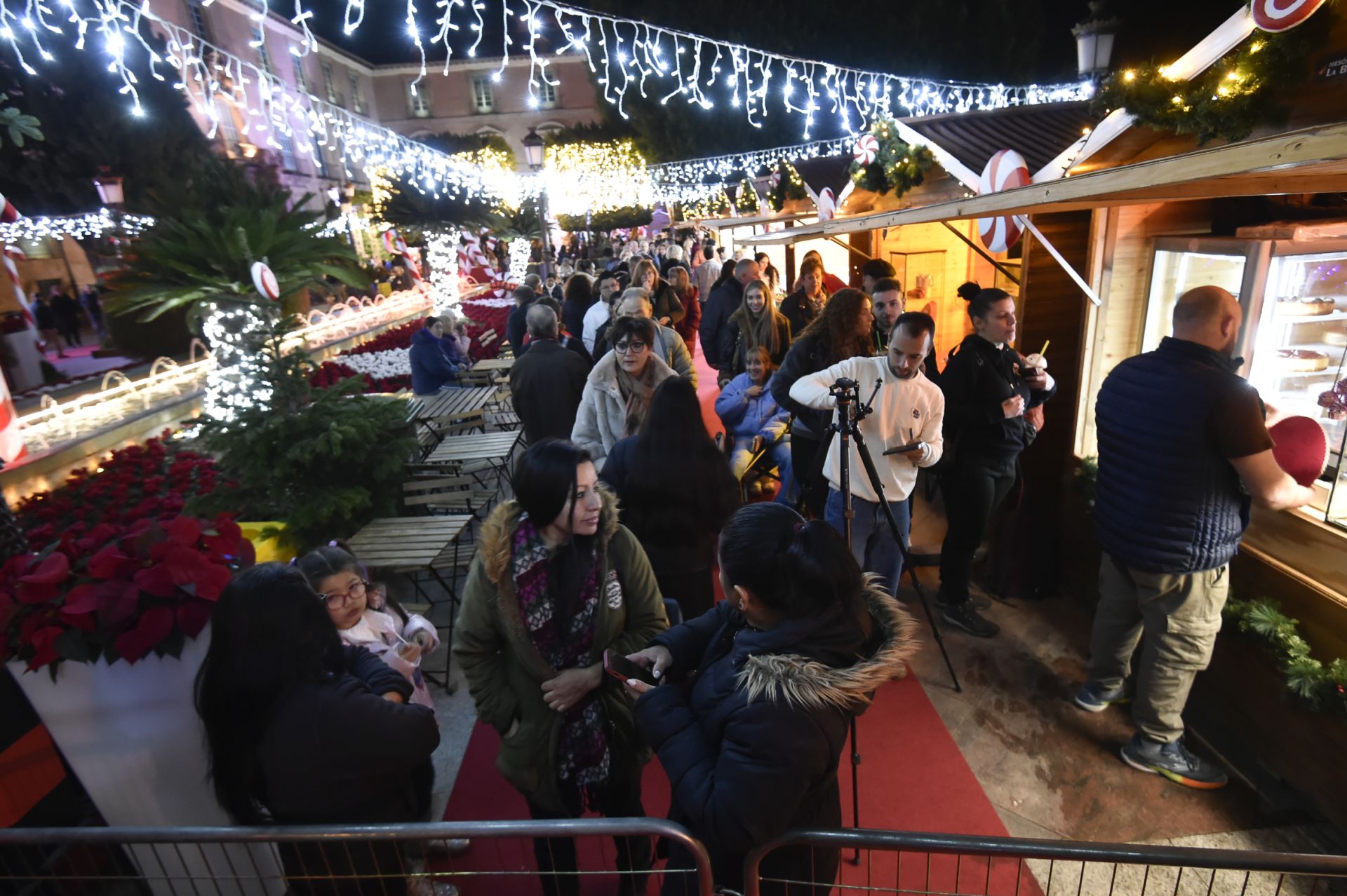 En imágenes, la Glorieta de Murcia estrena la Navidad