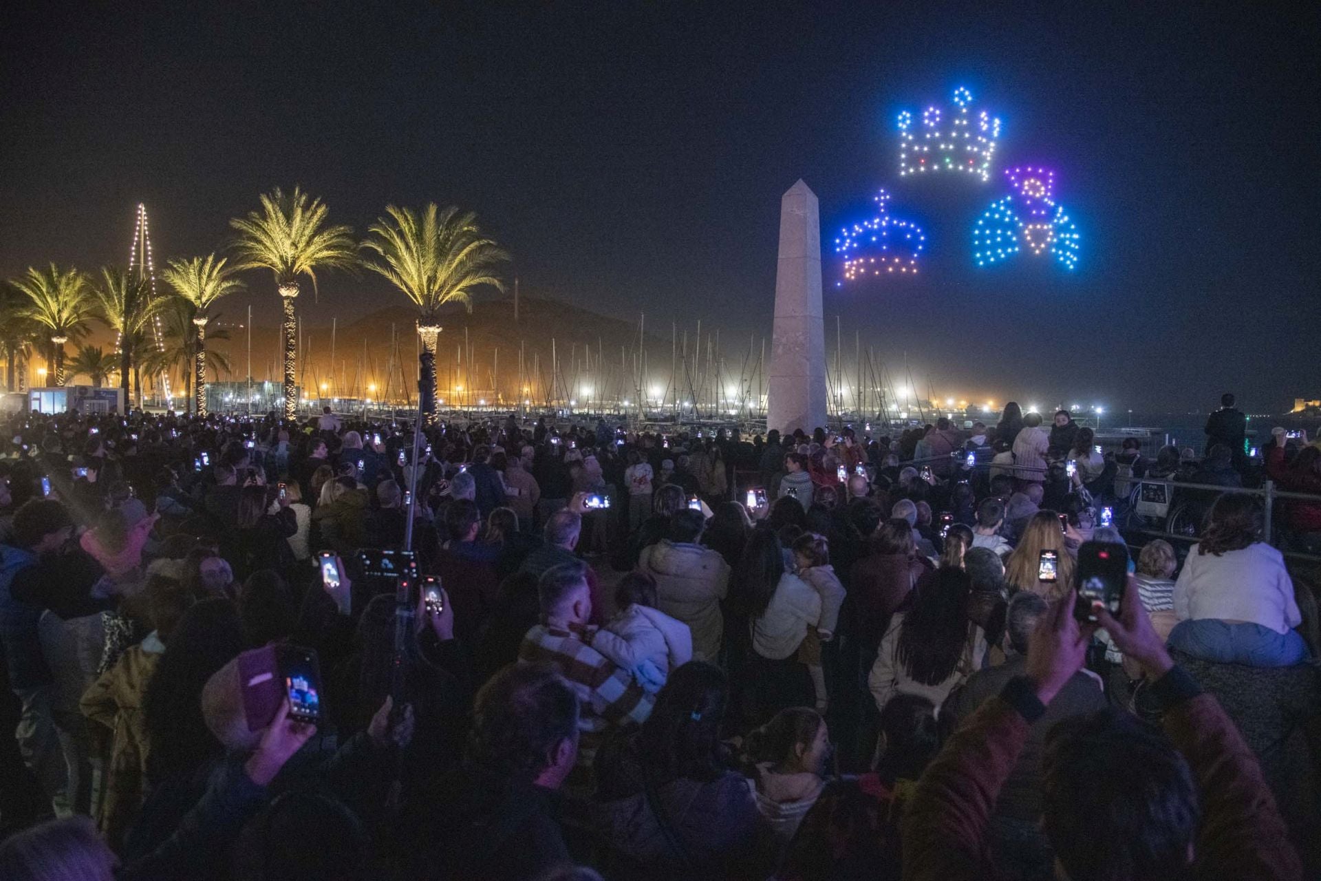 El encendido de las luces navideñas de Cartagena, en imágenes