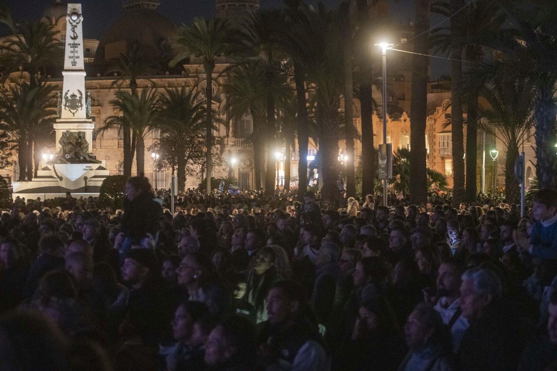 El encendido de las luces navideñas de Cartagena, en imágenes