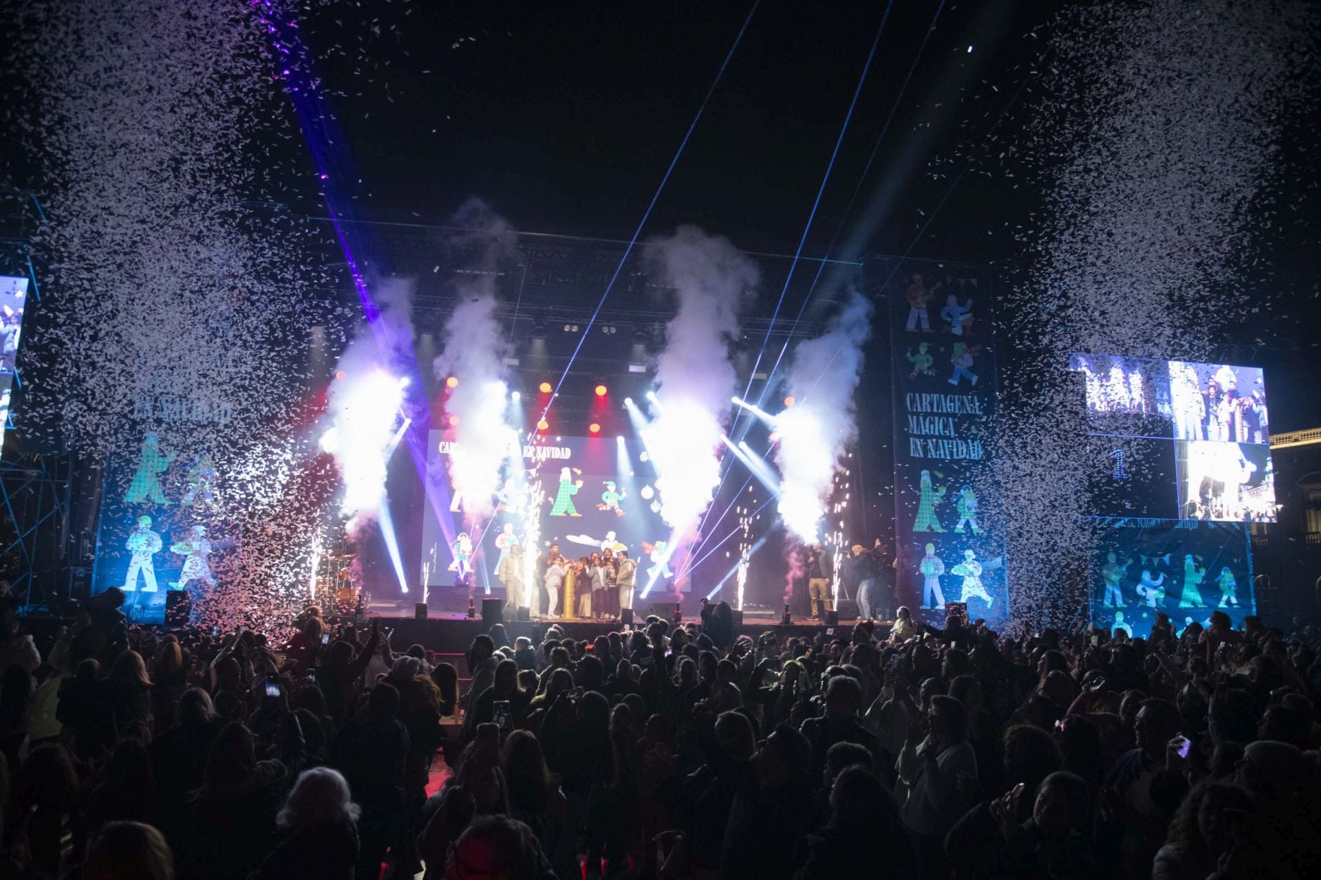 El encendido de las luces navideñas de Cartagena, en imágenes
