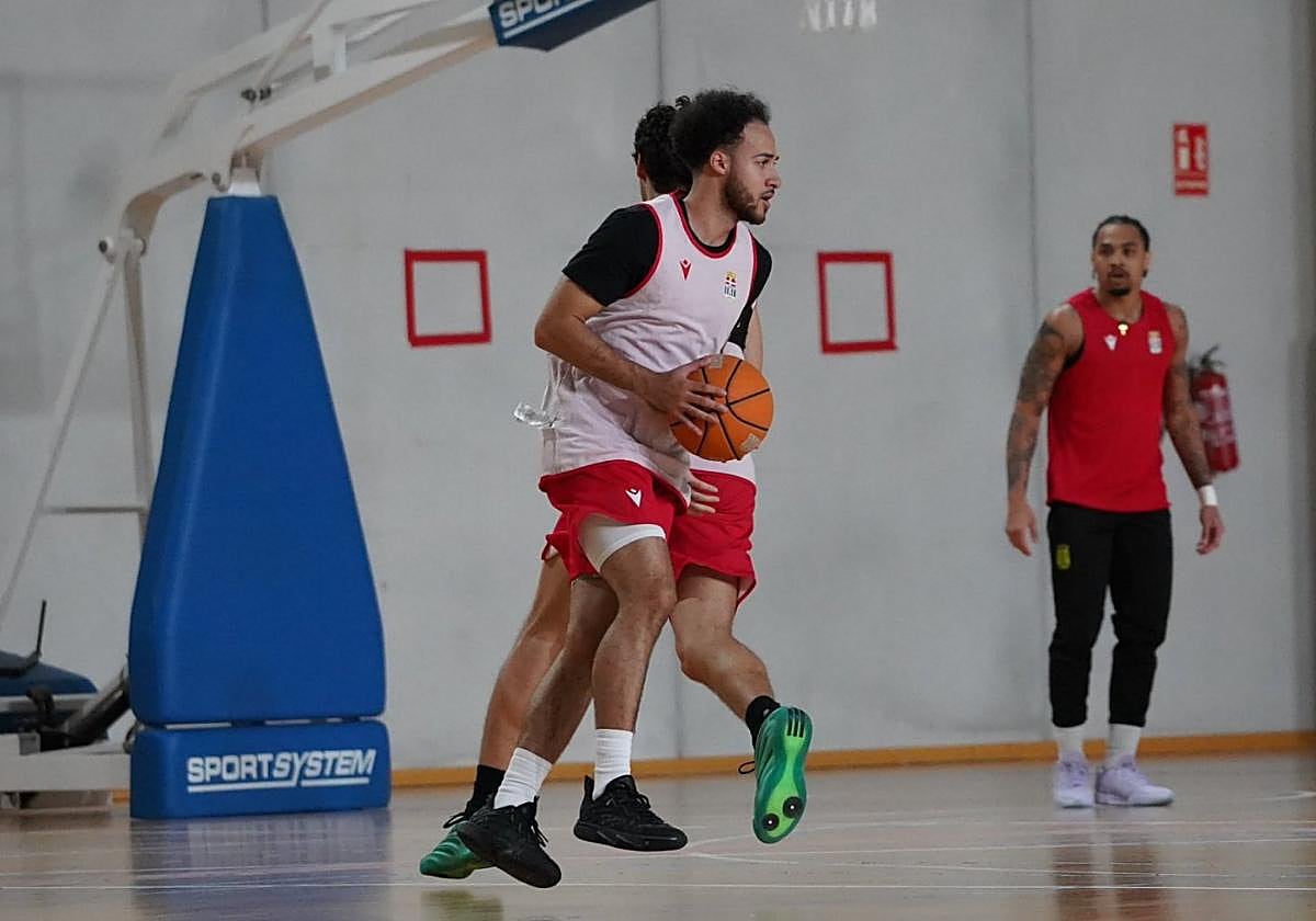 Kobe Webster, en un entrenamiento con el Cebé.