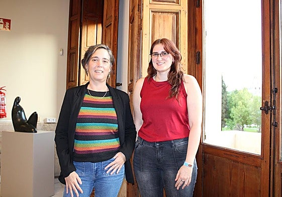 Las investigadoras María Jiménez Movilla y Julieta Hamze Araujo.