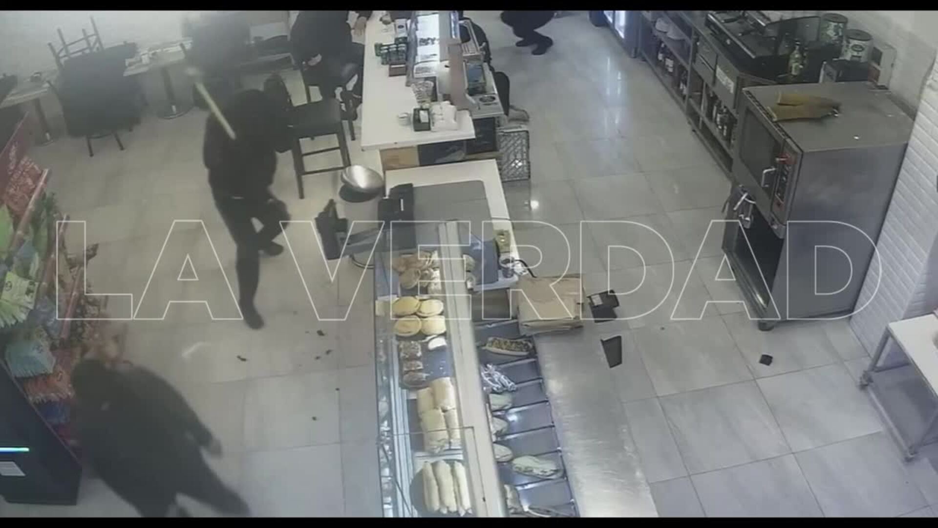 Atraco a punta de pistola en un local 24 horas de Murcia