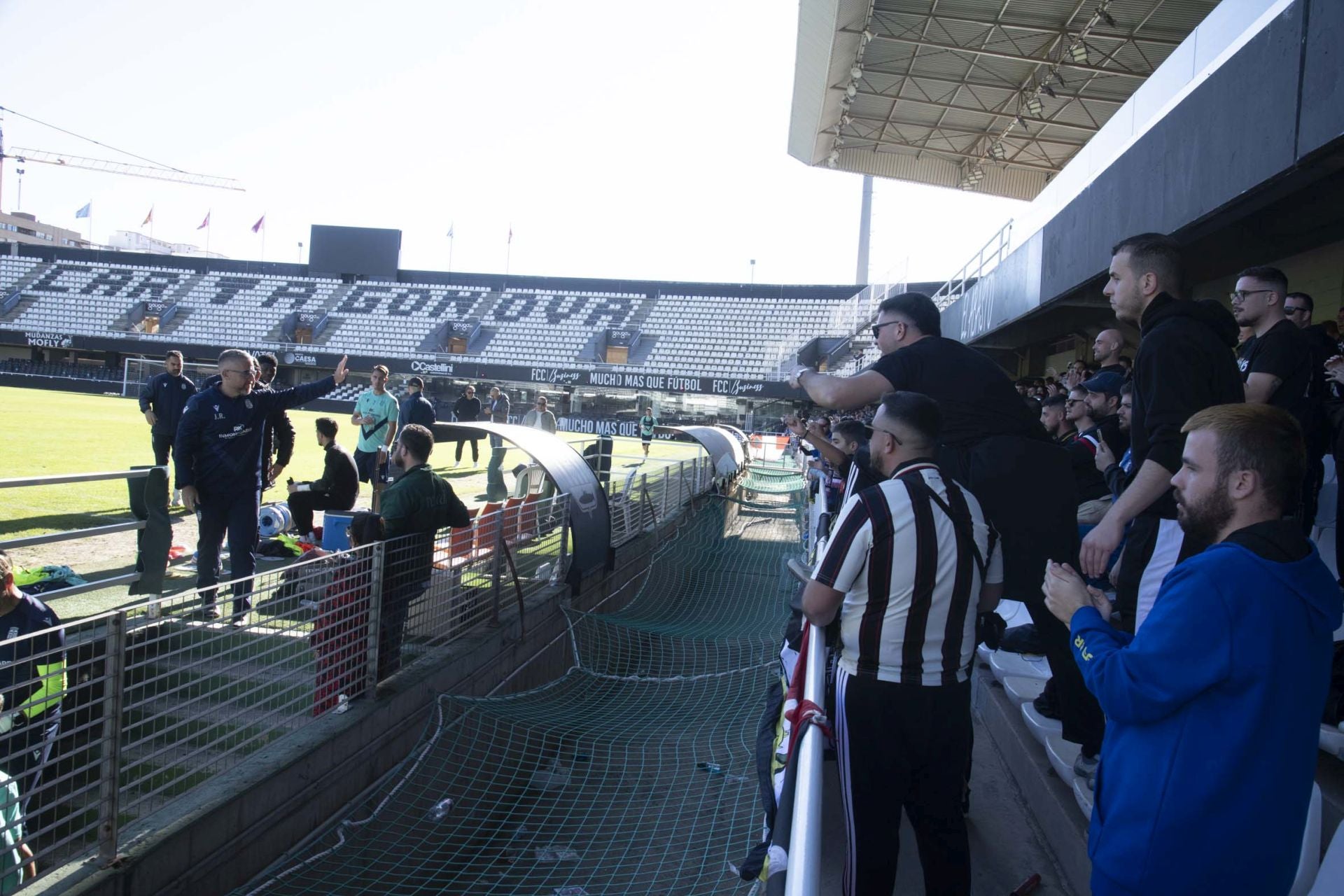 El último entrenamiento del Fútbol Club Cartagena antes del derbi contra el Real Murcia, en imágenes