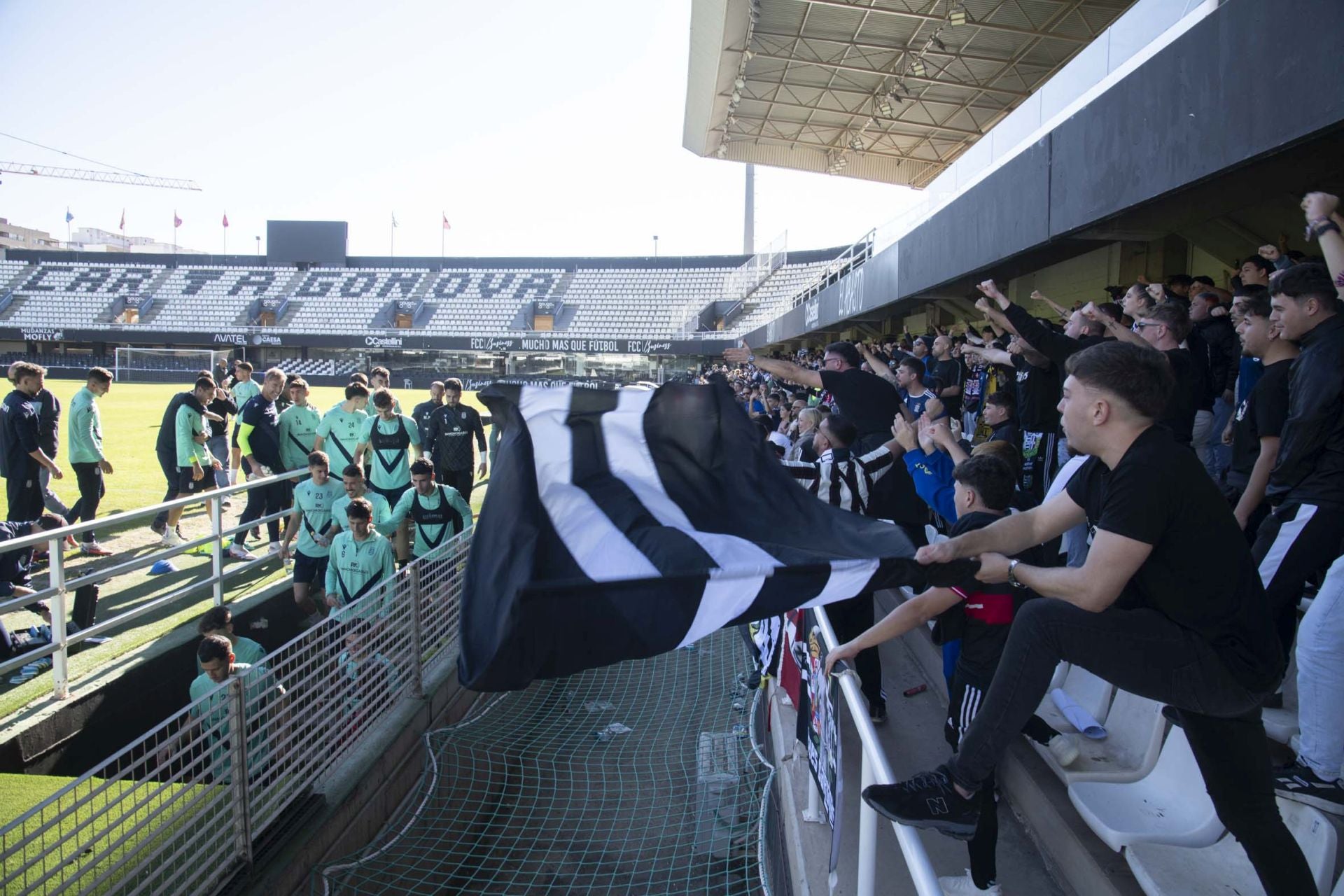 El último entrenamiento del Fútbol Club Cartagena antes del derbi contra el Real Murcia, en imágenes