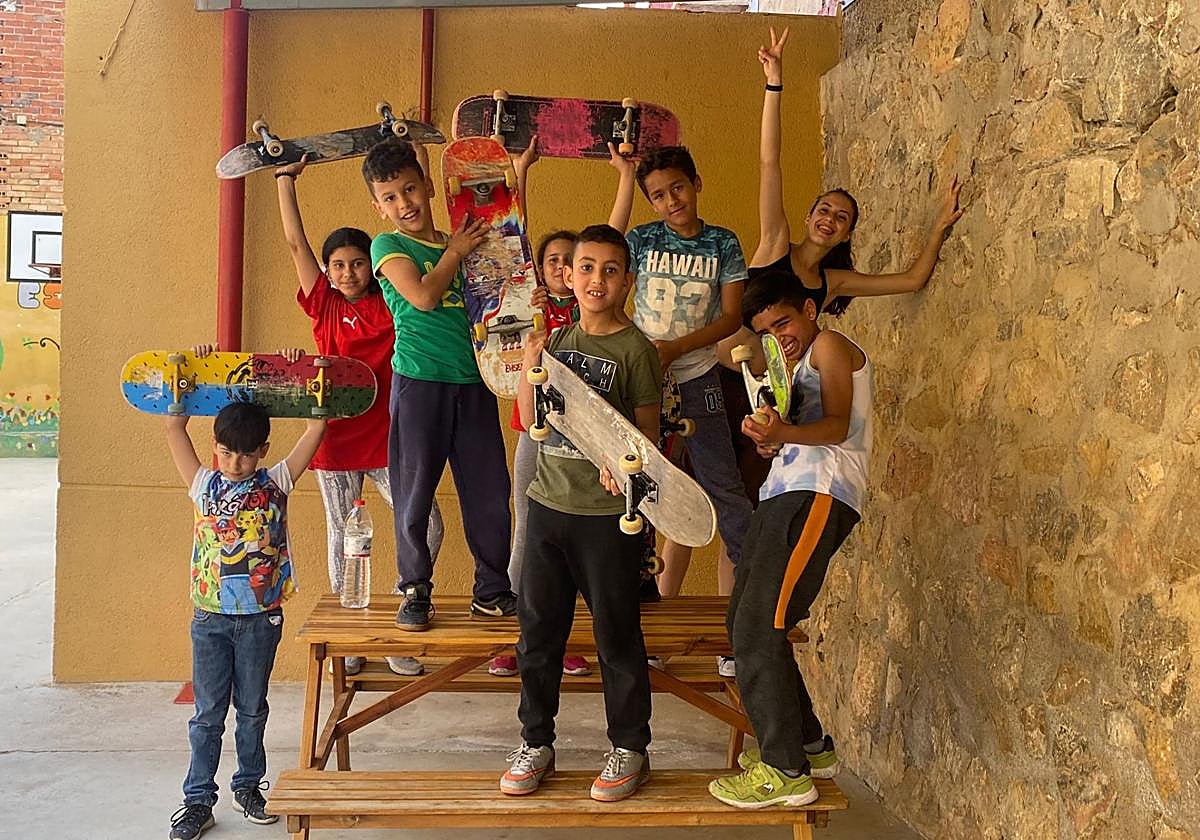 Participantes de La Ladera en el programa para barrios desfavorecidos del club de 'skate'.