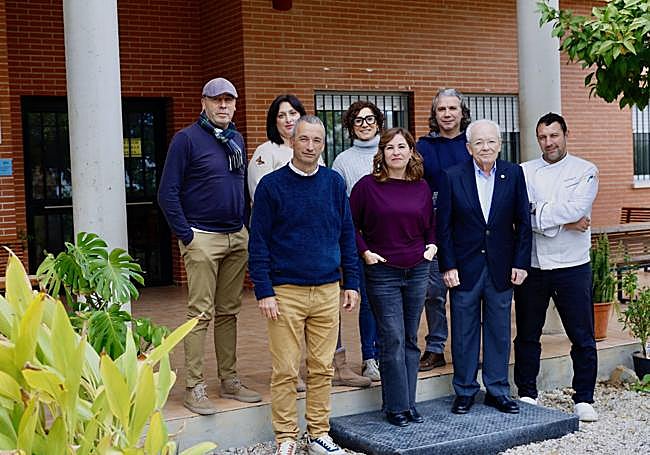 Equipo de la entidad con Asunción Santos y Tomás Zamora.
