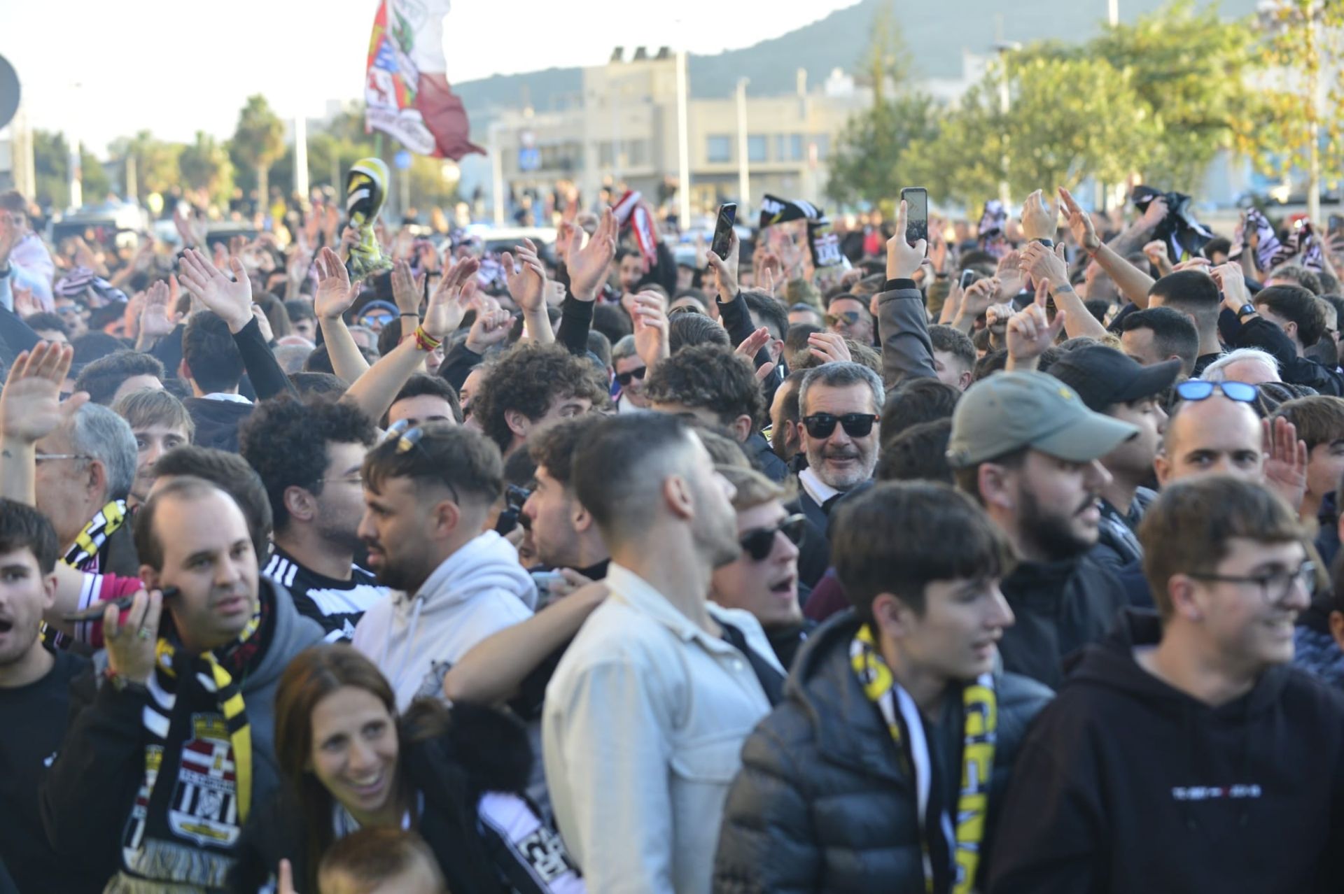 En imágenes, el ambiente en el entorno del Cartagonova