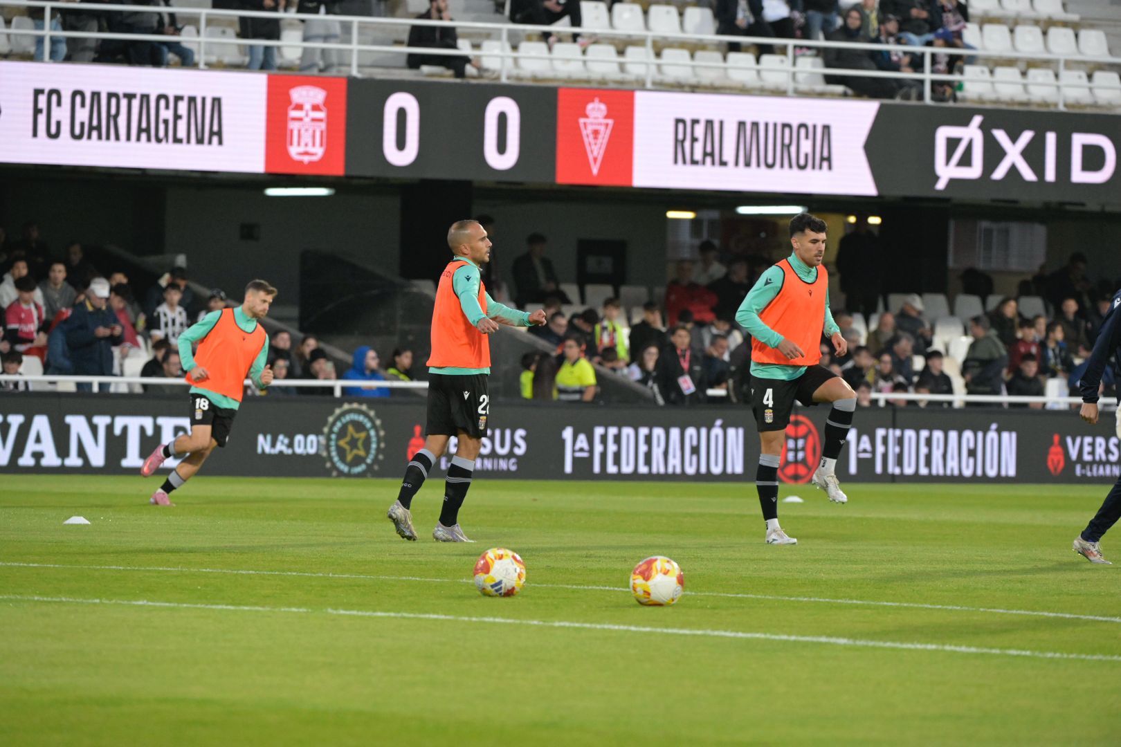 En imágenes, el ambiente en el entorno del Cartagonova