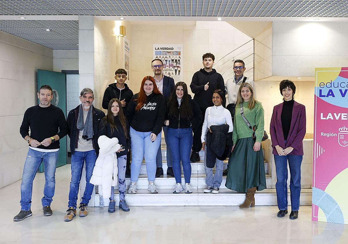 Visita del IES Francisco de Goya de Molina de Segura a LA VERDAD, en imágenes