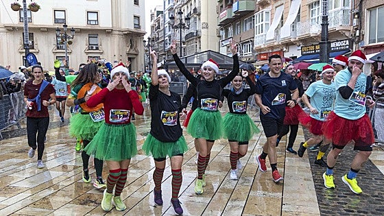 Cortes de tráfico durante cinco horas por la marea de la San Silvestre de Cartagena