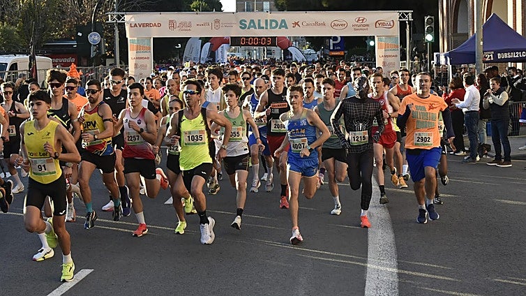 Miguel Alcaraz y Marta Martínez se imponen en la San Silvestre de Murcia