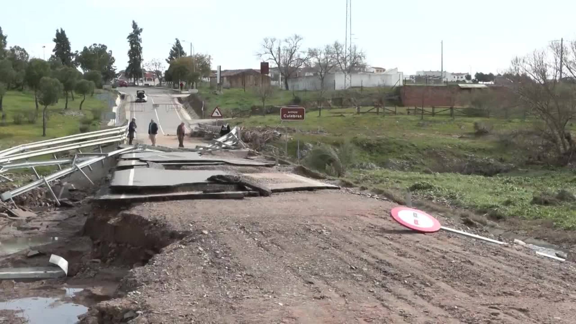 La borrasca Laurence remite pero deja tres fallecidos, carreteras cortadas y ríos desbordados