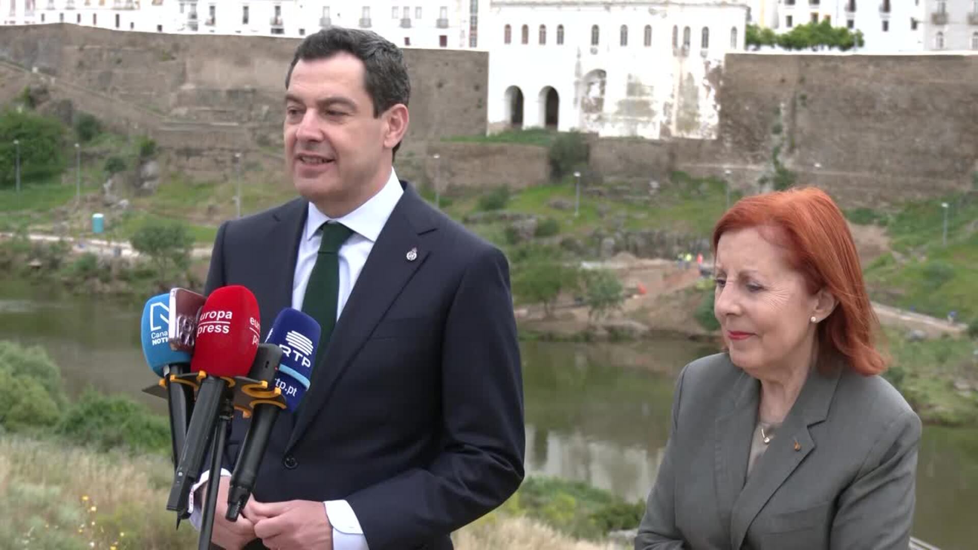 Moreno critica en Portugal el "apagón informativo" del Gobierno