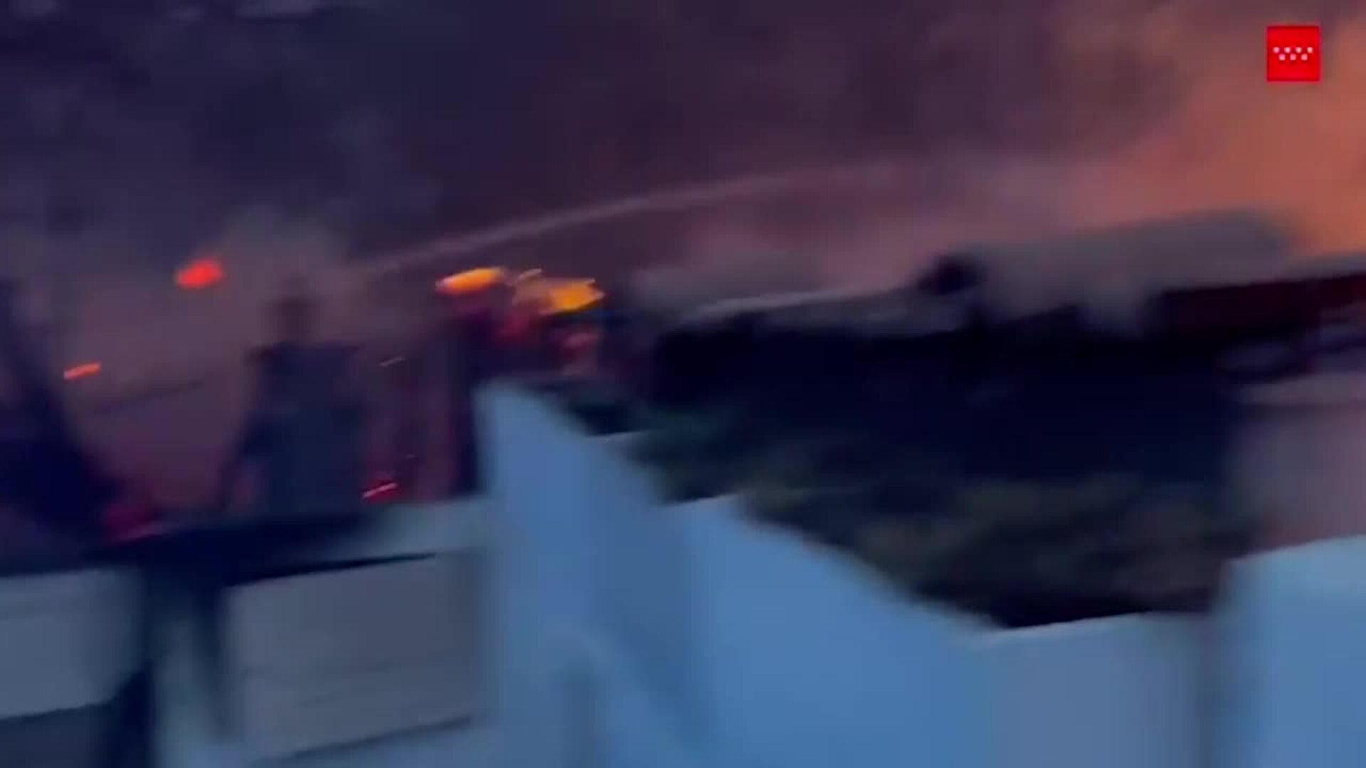 Perimetrado el incendio de Tres Cantos (Madrid), que deja un fallecido y cientos de evacuados