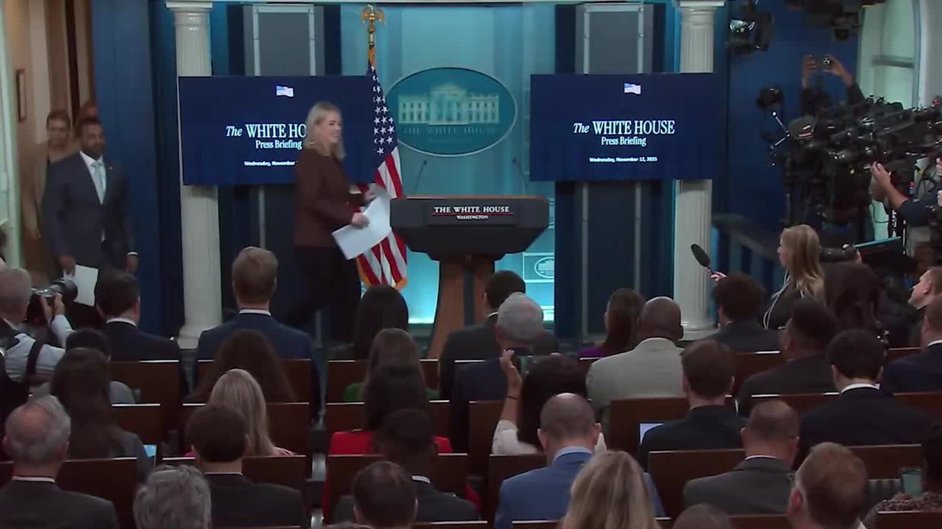 Demócratas publican correos de Epstein en los que afirma que Trump "pasó horas" con una víctima