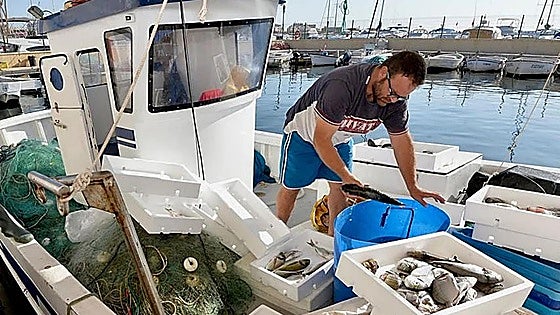 Los pescadores murcianos se suman al parón del lunes por las nuevas normas de la UE