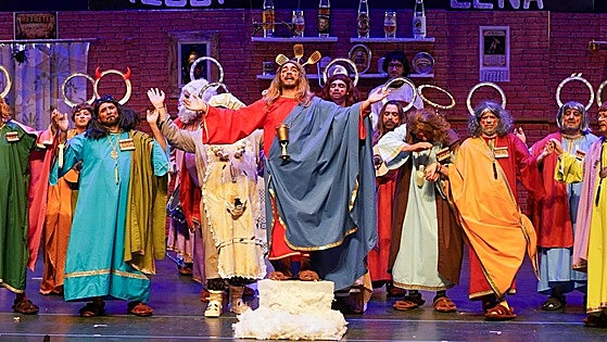 Los Robinsones de la Isla ganan la final del concurso de chirigotas del Carnaval de Cartagena