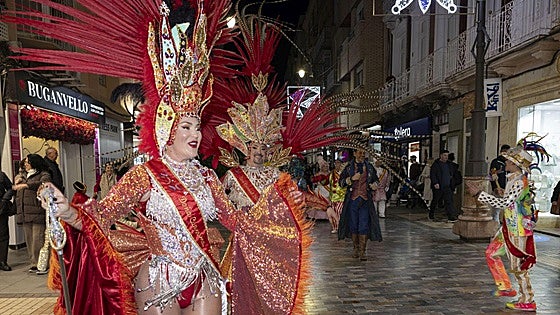 Pasacalles en Cartagena para despedir el Carnaval, en imágenes