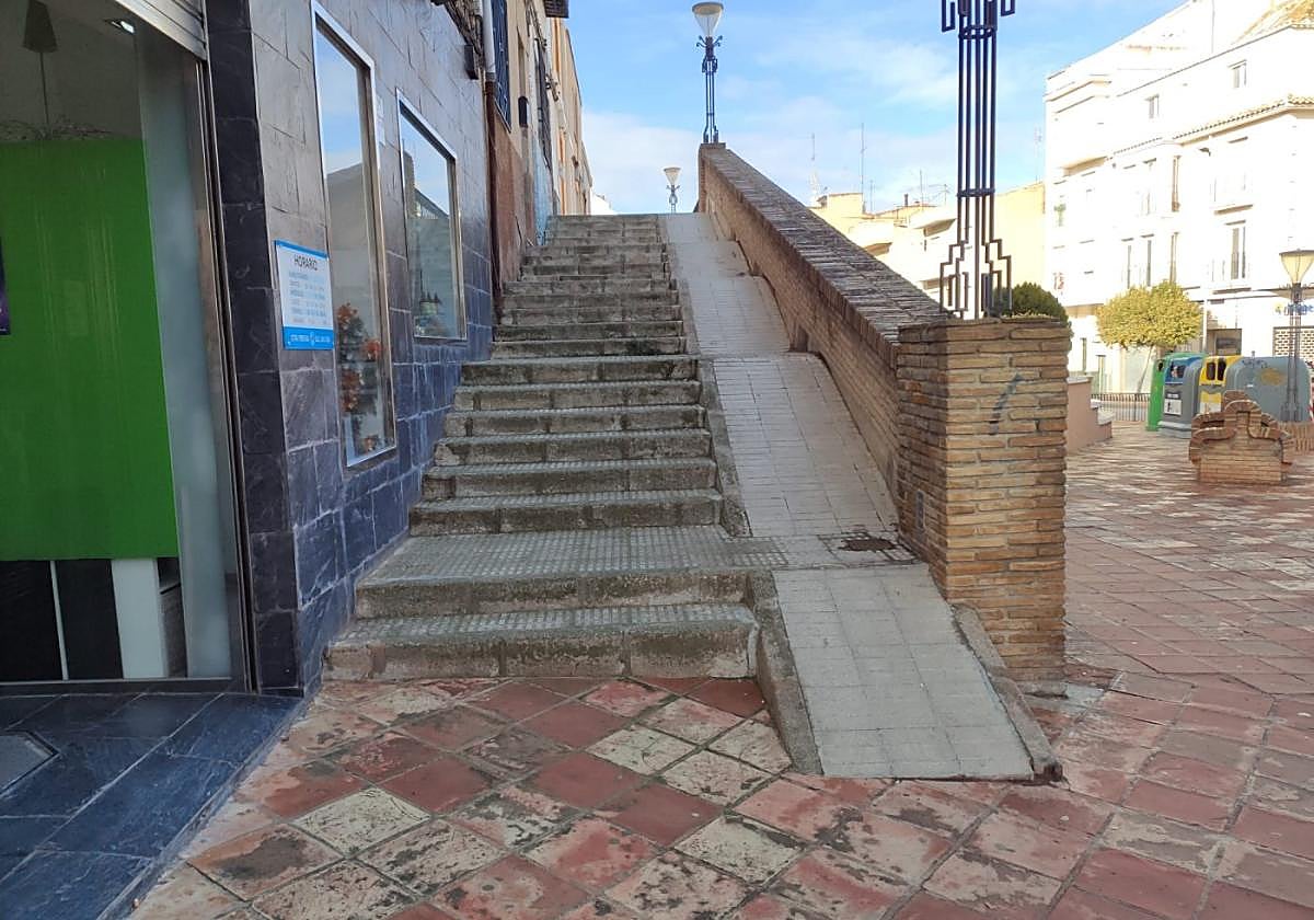 Vista del llamado Muro de los aguadores, que ha generado quejas por el insuficiente ancho de la rampa y su pronunciada pendiente.