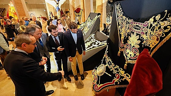 El Paso Azul de Lorca estrena el carro del Ángel Caído