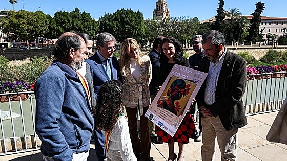 Vuelven los moños para lucir en el Bando de la Huerta de Murcia con fines solidarios