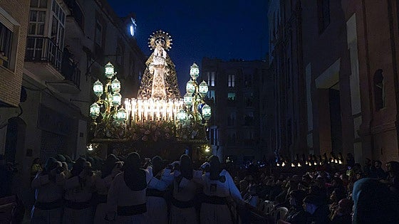 Un sobrecogedor cortejo a la altura de una reina en Cartagena