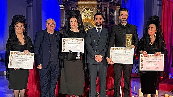 Raquel Salas y José Antonio Romero triunfan en el certamen de Saetas de La Unión
