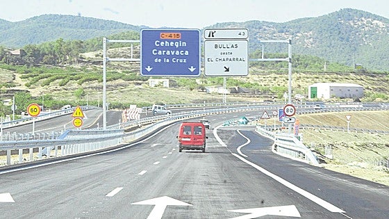 Veinte empresas pujan por el mantenimiento de la autovía del Noroeste tras finalizar la concesión de Sacyr
