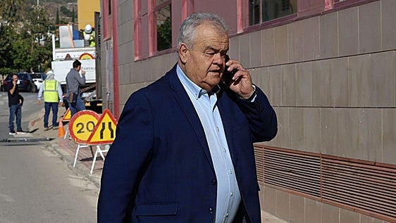 El alcalde de Totana niega su responsabilidad en la oposición bajo sospecha