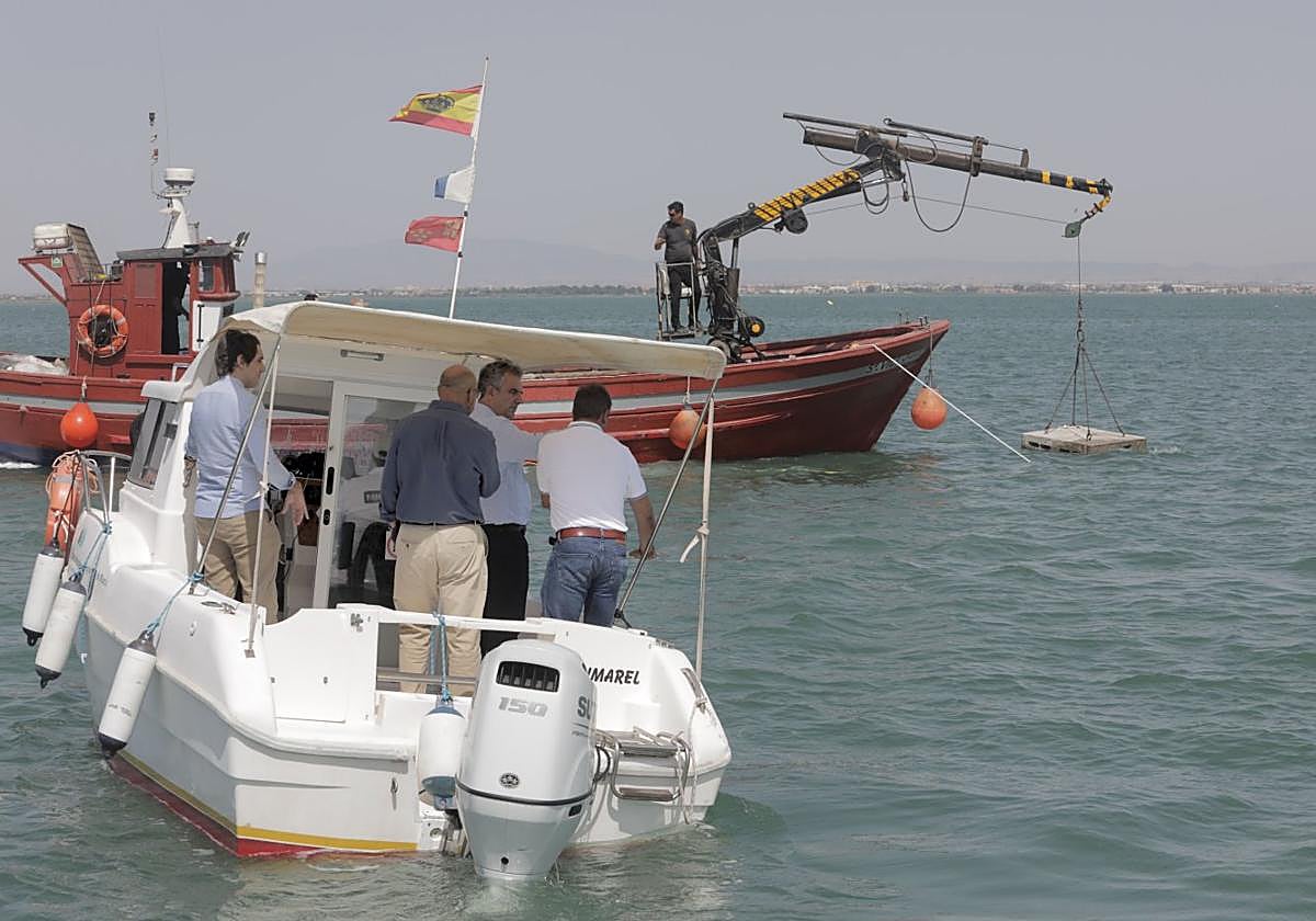 Medio Ambiente instala 61 puntos de fondeo en las islas del Mar Menor | La Verdad