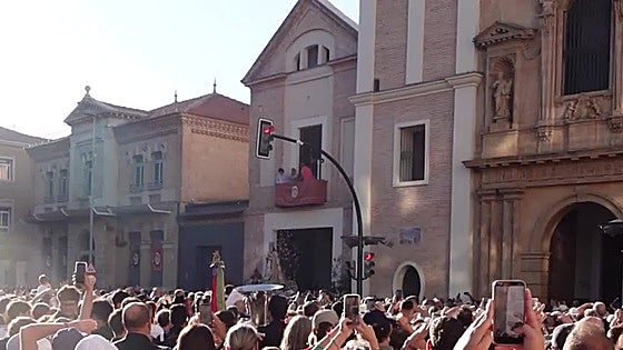 Miles de romeros acompañan a la Virgen de la Fuensanta de vuelta a su santuario