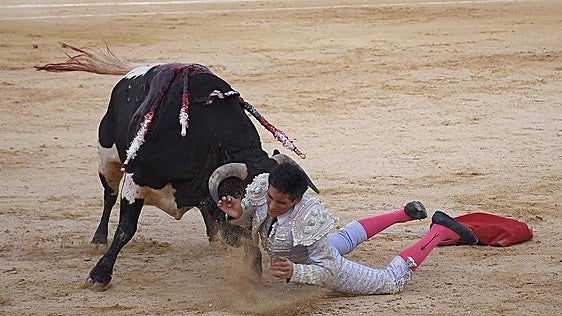 Novilleros valientes, novillos imposibles, y el peor final posible en Calasparra