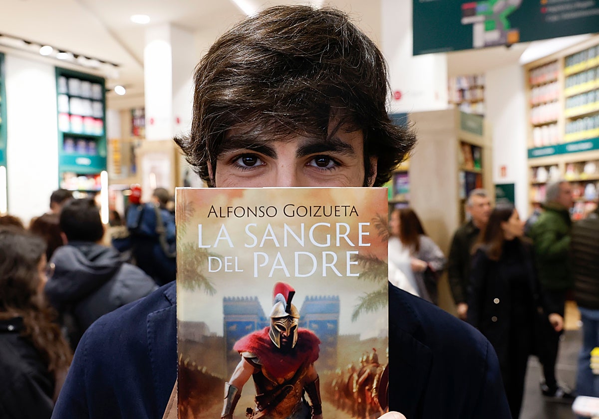 Alfonso Goizueta, licenciado en Historia y finalista del Premio Planeta 2025.