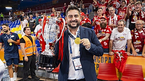 Un equipo ganador de la mano de Josan González
