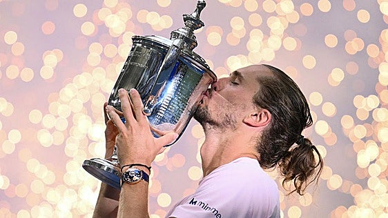Zverev amenaza el número uno de Sinner y Alcaraz sigue tercero