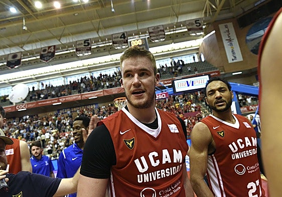 Radoncic, el más buscado después de su canastas ganadora ante el Unicaja en la 32ª jornada de la temporada 2018-19.