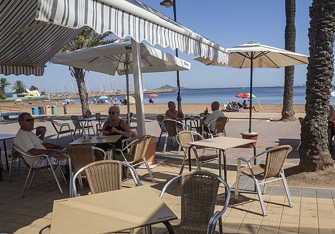 Terraza de Arena Café, en Mar de Cristal.