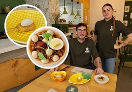 Mazorca rebozada en panko con helado de mantequilla y pastel de carne.