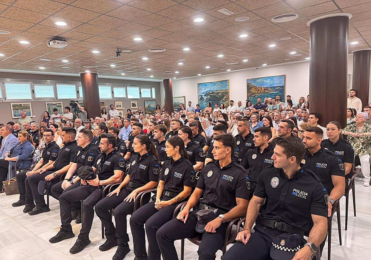 Los nuevos agentes que han tomado posesión este miércoles.
